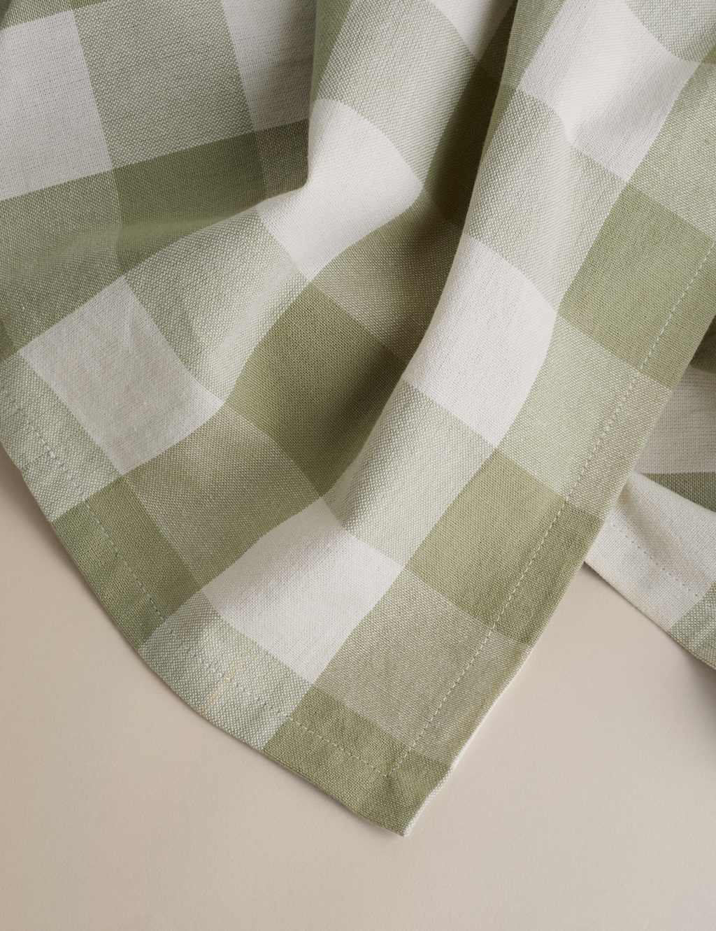 Pure Cotton Gingham Tablecloth 4 of 4