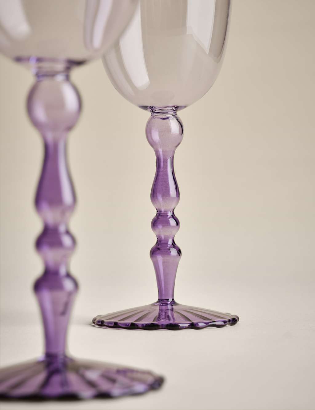 Set of 2 Deco Wine Glasses 3 of 5