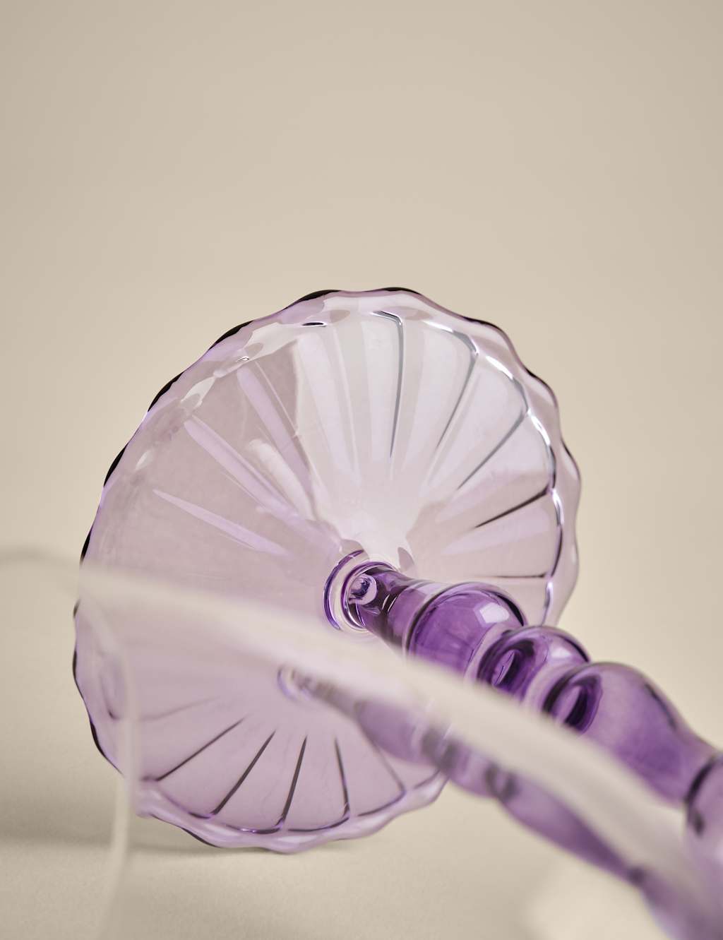 Set of 2 Deco Wine Glasses 5 of 5