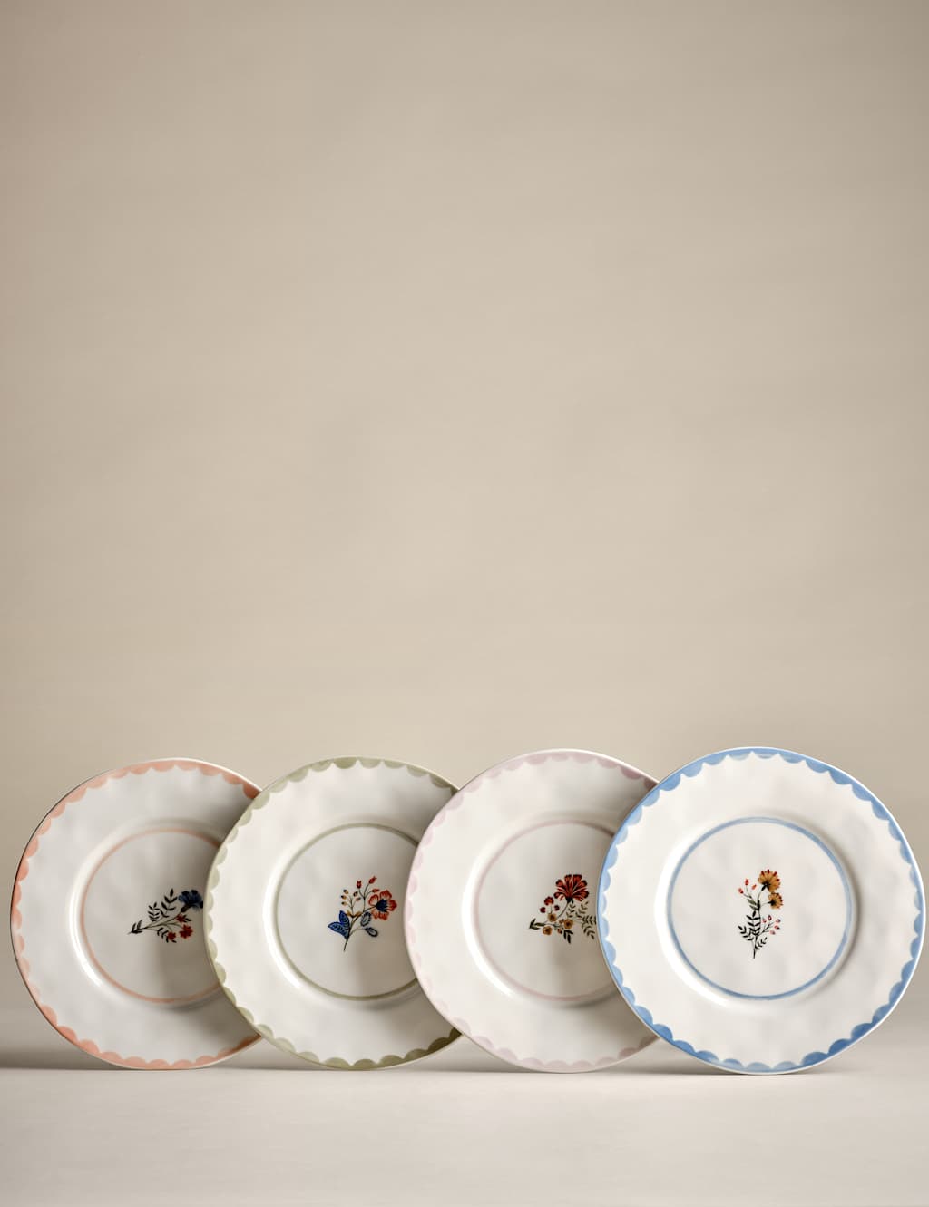 Set of 4 Floral Side Plates 2 of 5