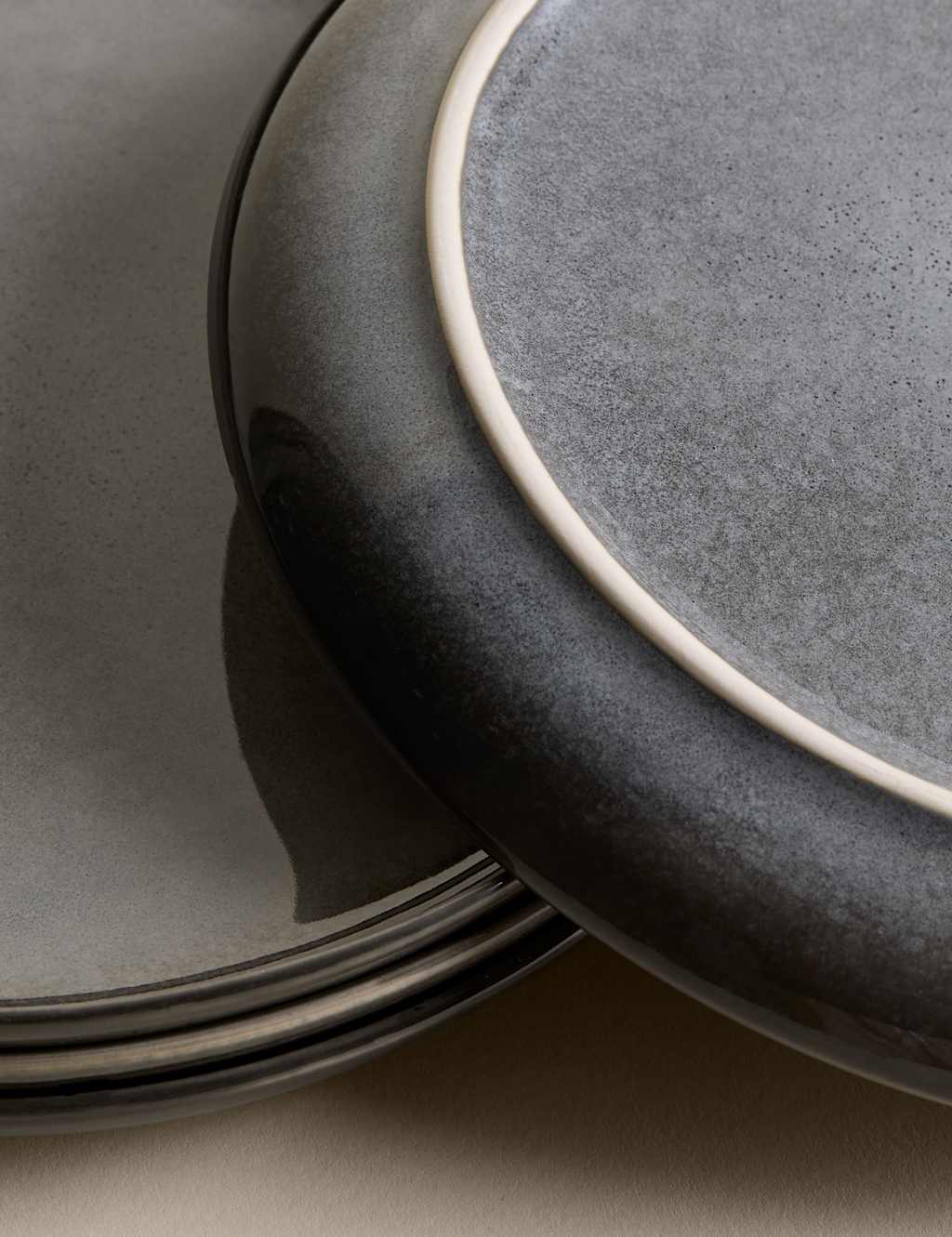 Set of 4 Amberley Dinner Plates 4 of 4