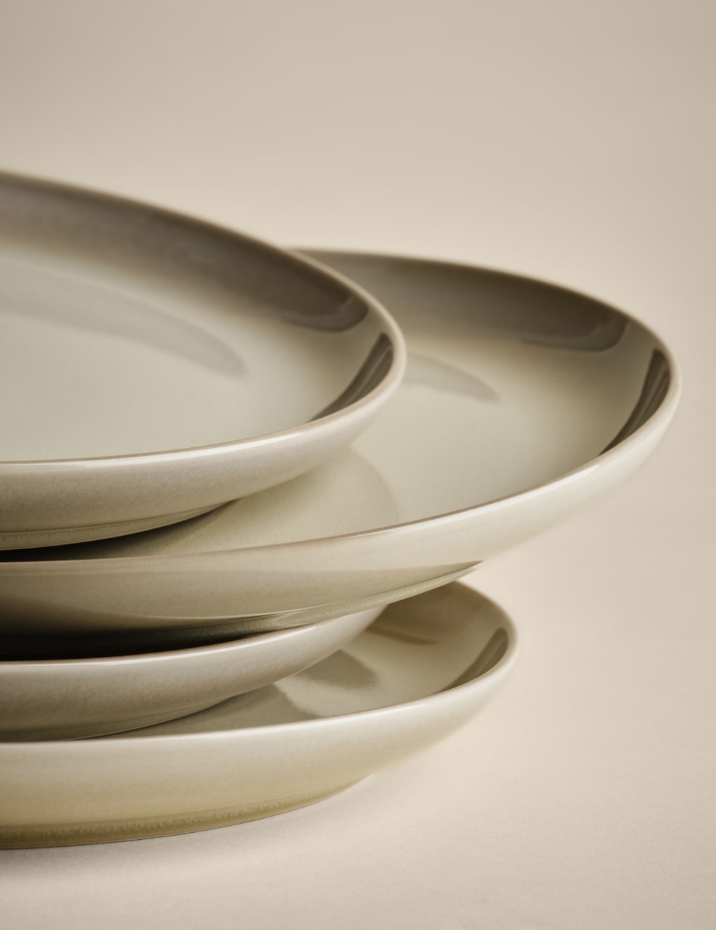 Set of 4 Amberley Dinner Plates 5 of 6