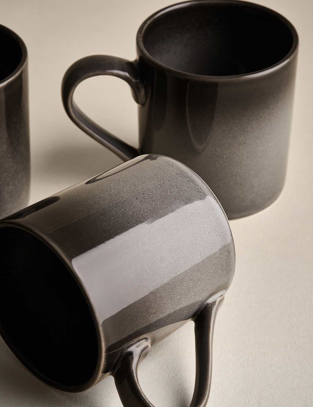 Set of 4 Amberley Reactive Mugs 3 of 4