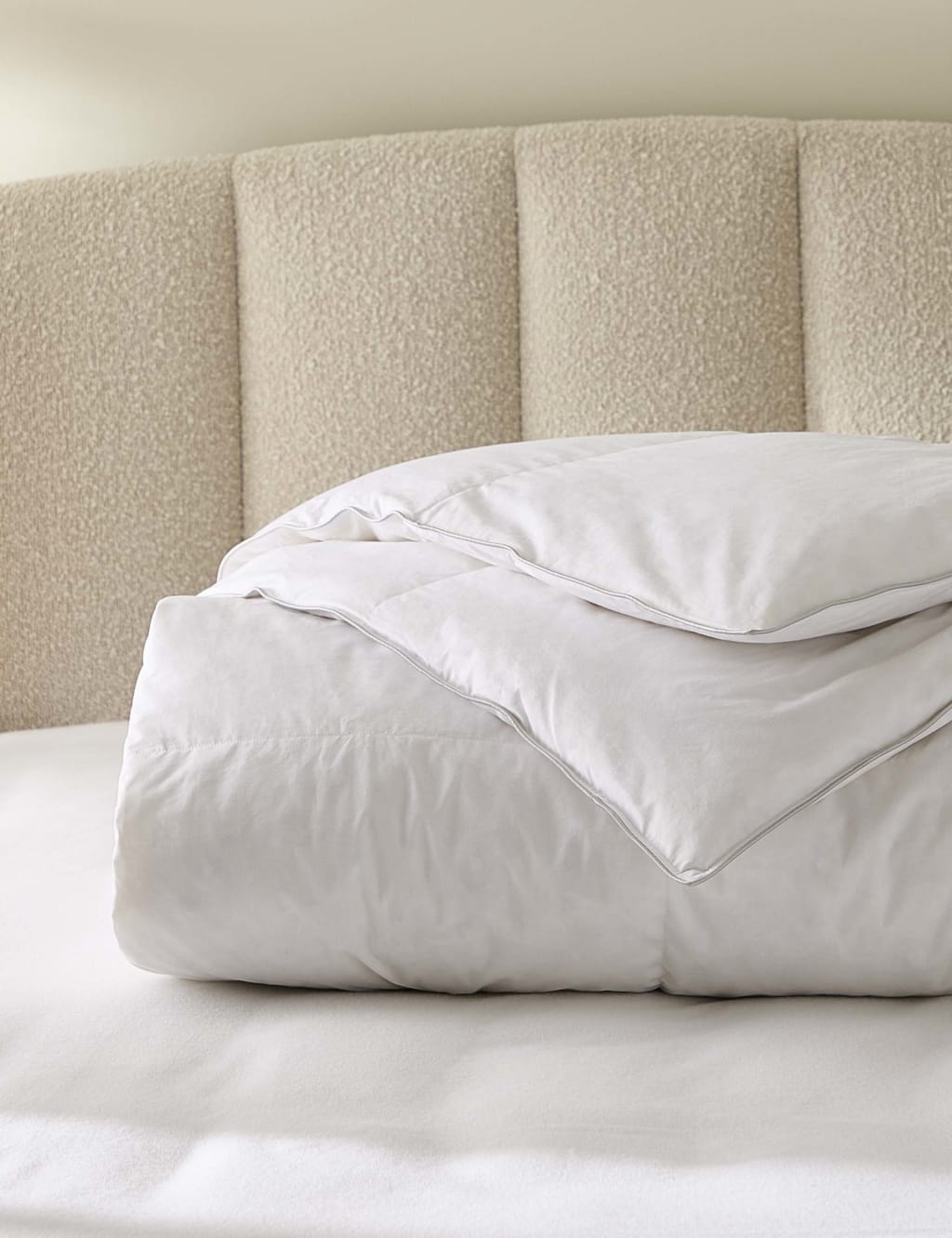 Deluxe Hungarian Goose Feather & Down 10.5 Tog Duvet 3 of 5