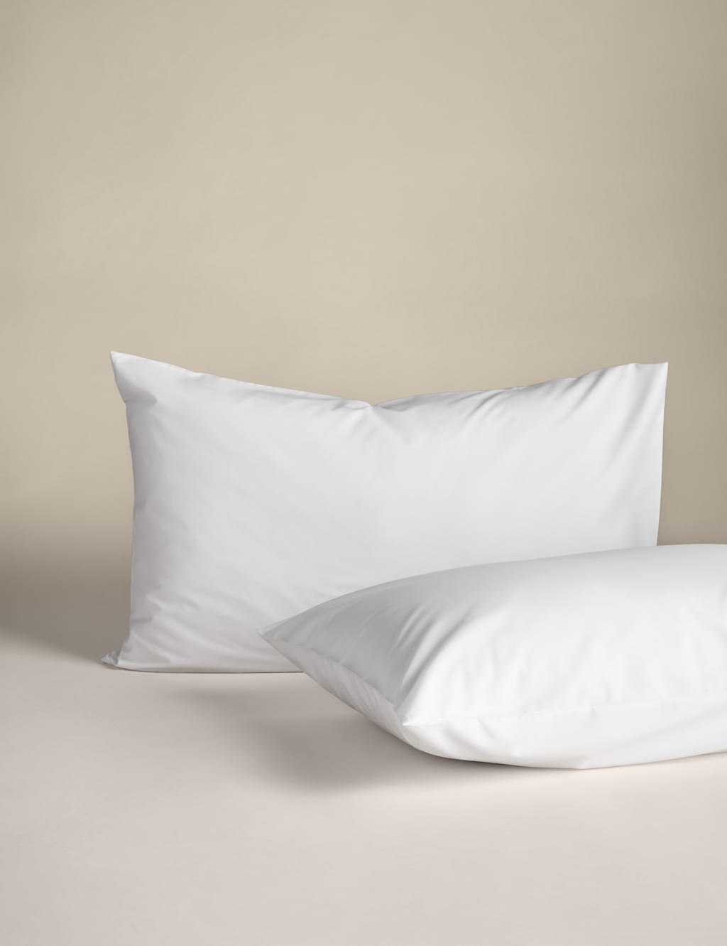 2 pk Pure Cotton 180 Thread Count Pillowcases 1 of 3