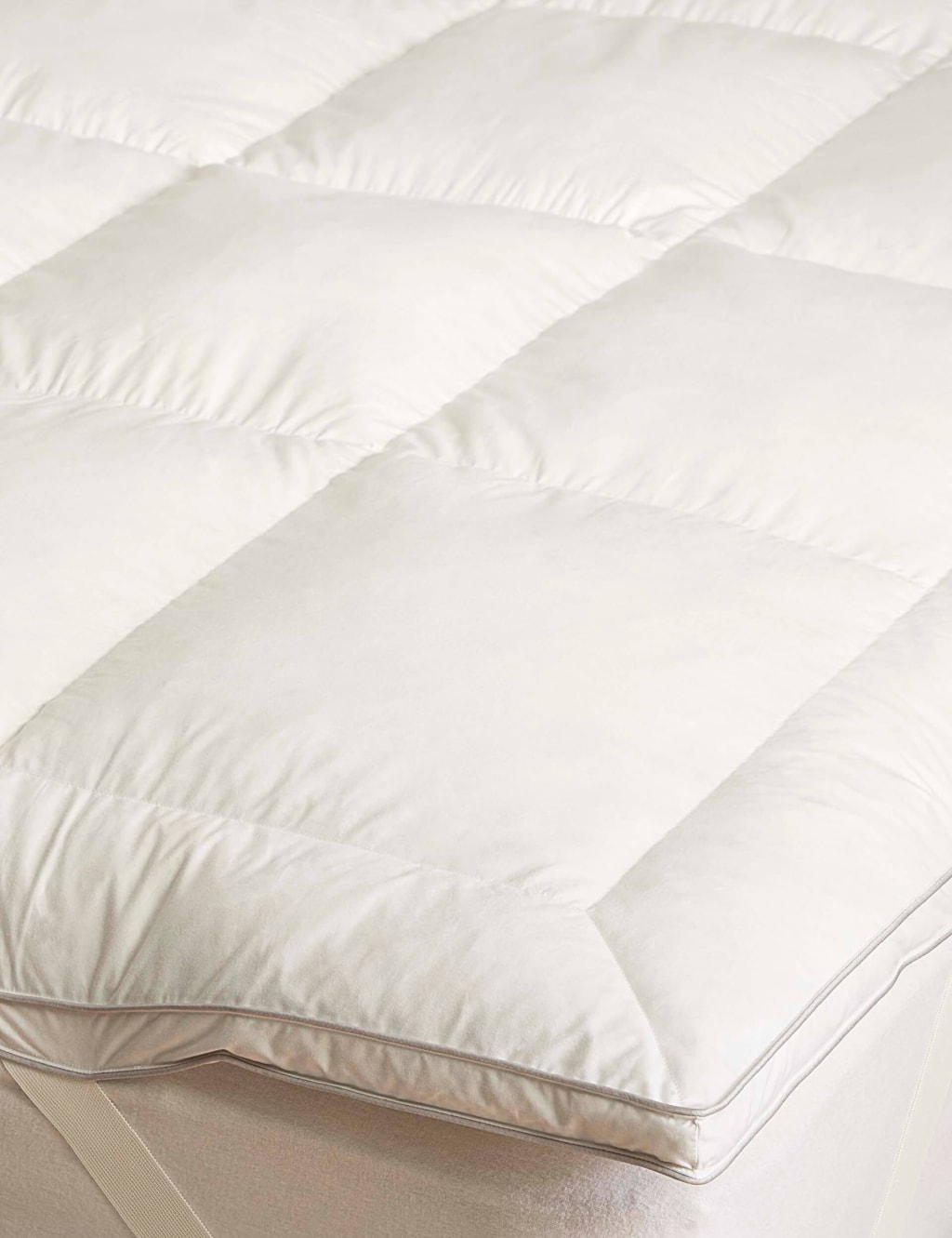 Deluxe Hungarian Goose Feather & Down Mattress Topper 3 of 4