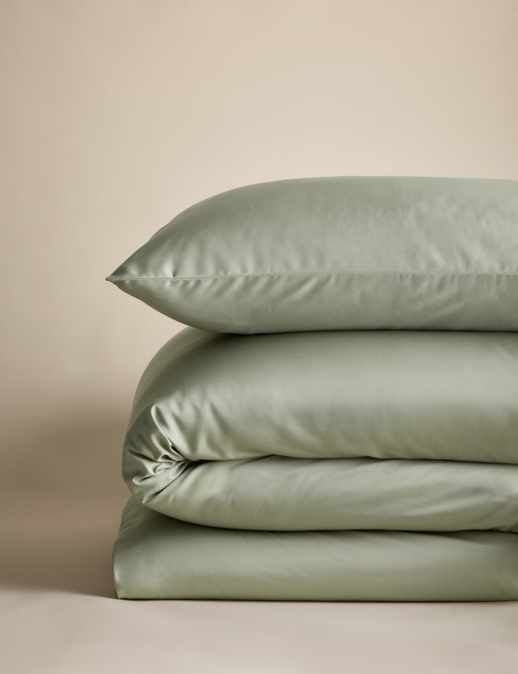 The Ultimate Soft & Silky Bedding Set 2 of 6