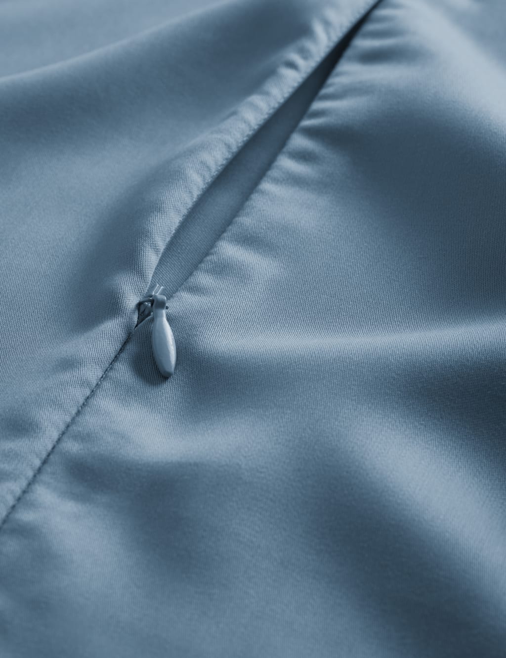The Ultimate Soft & Silky Bedding Set 6 of 6