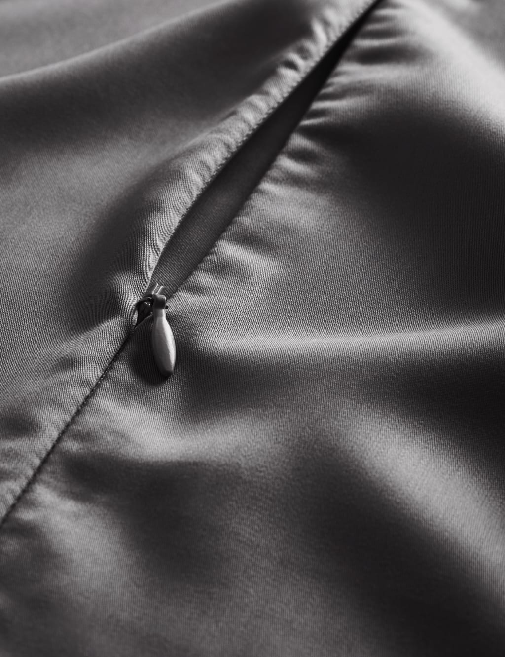 The Ultimate Soft & Silky Bedding Set 6 of 6