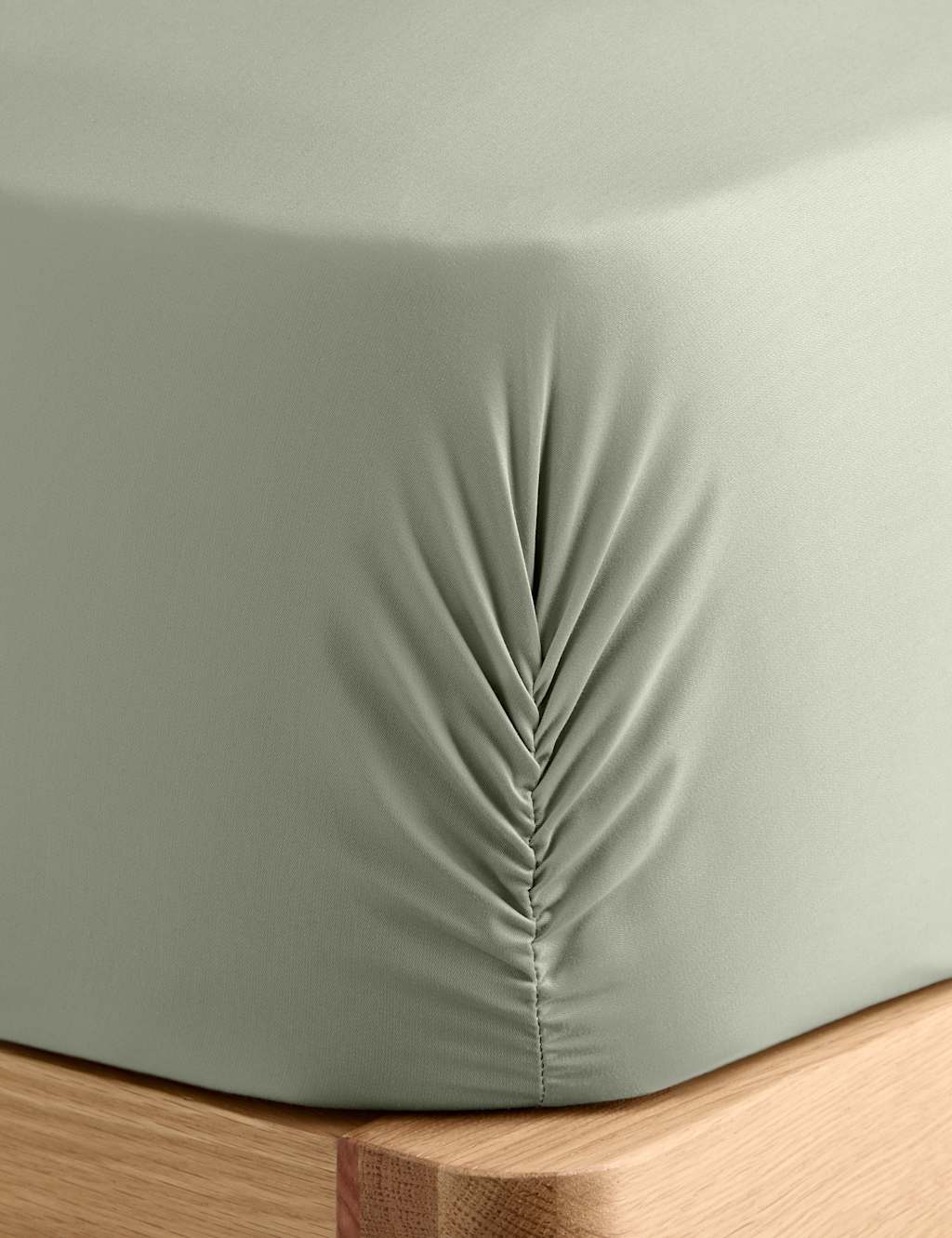 The Ultimate Soft & Silky Multi-Depth Fitted Sheet 2 of 3