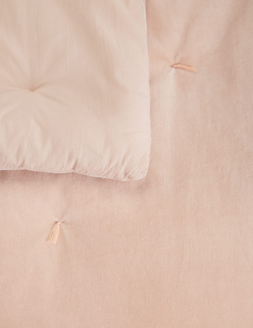 Velvet Tufted Small Bedspread 3 of 6