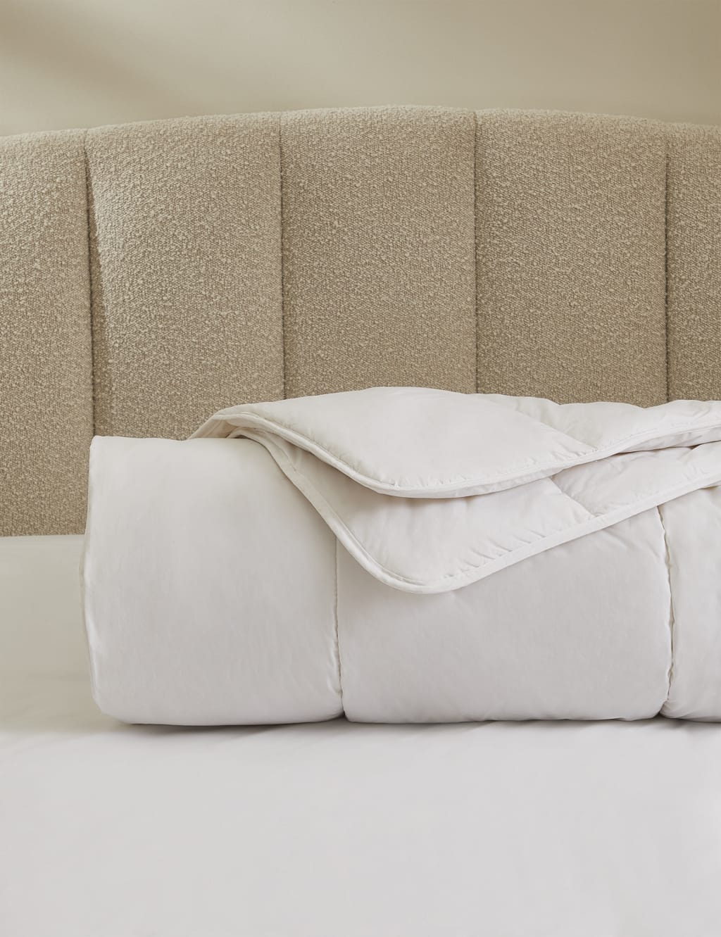 Pure Wool Medium Weight Duvet 3 of 4