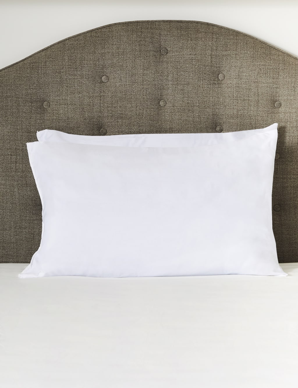 2 Pack Microfibre Medium Pillows 4 of 4