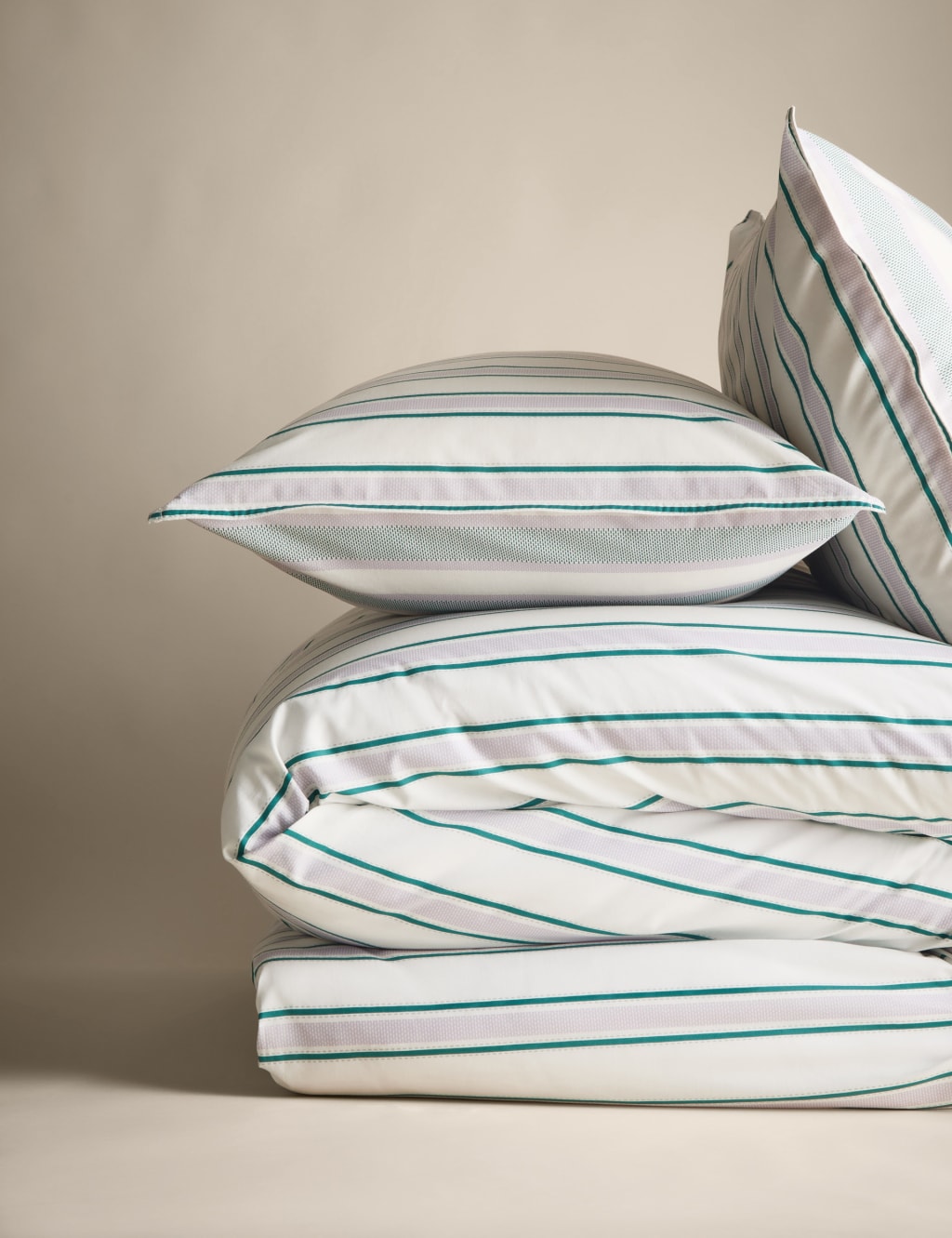 Cotton Rich Striped Bedding Set 2 of 6