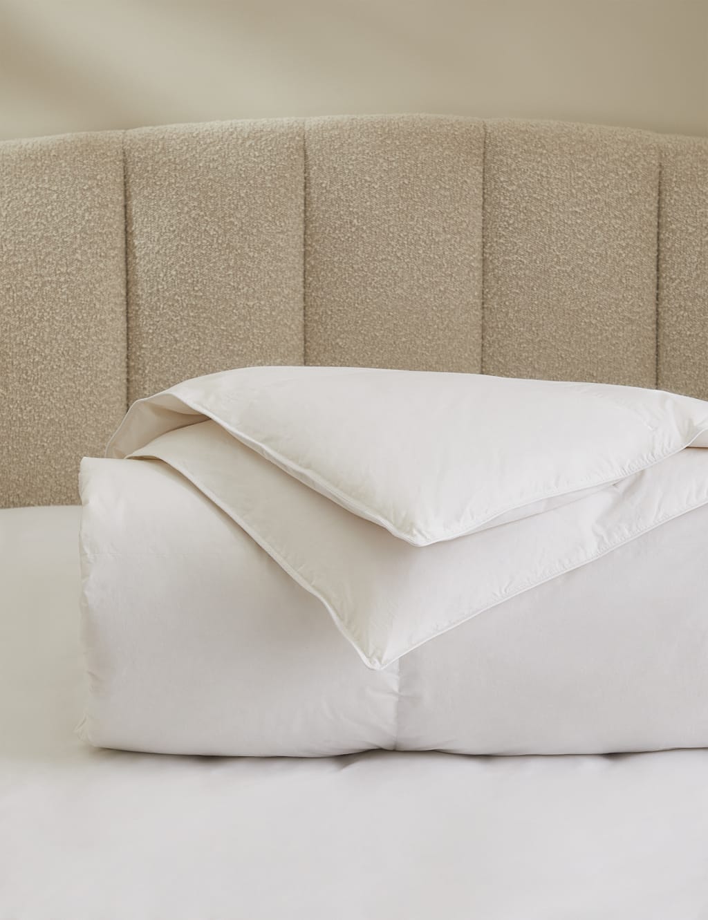 Luxury Duck Down 10.5 Tog Duvet 3 of 4