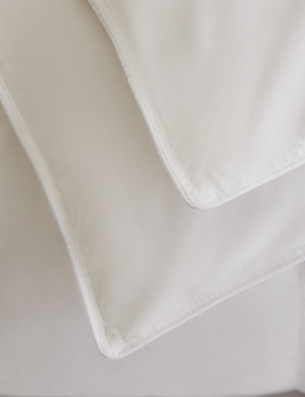 Luxury Duck Down 10.5 Tog Duvet 2 of 4