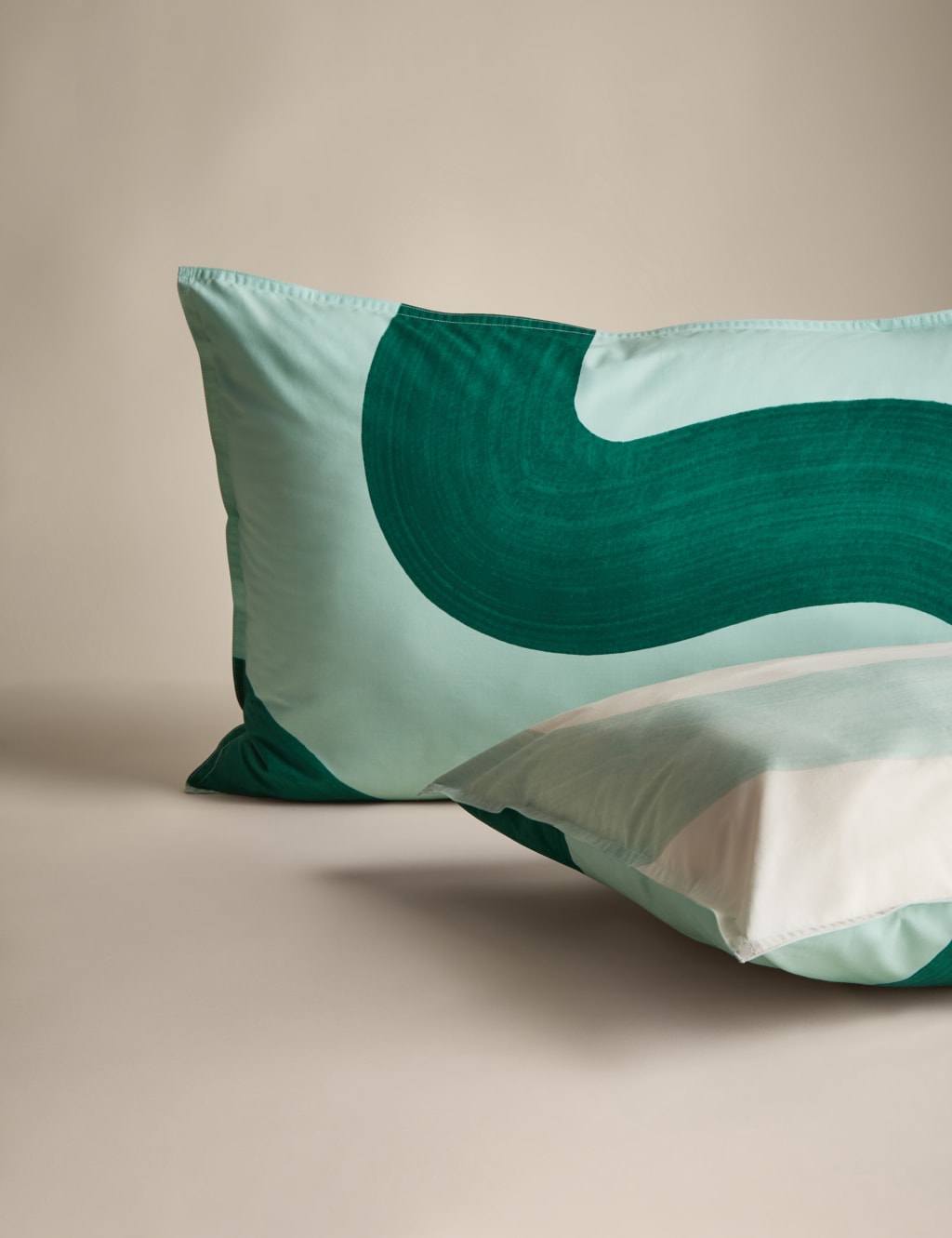 Cotton Rich Large Swirl Bedding Set 3 of 7