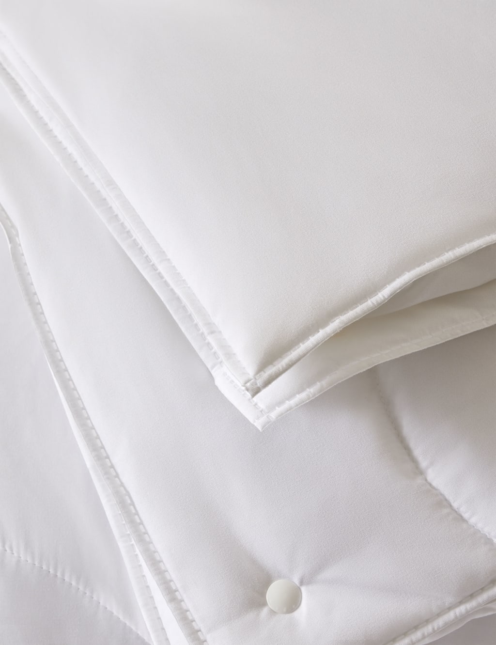 Anti Allergy Plus 13.5 All Seasons Tog Duvet 3 of 4