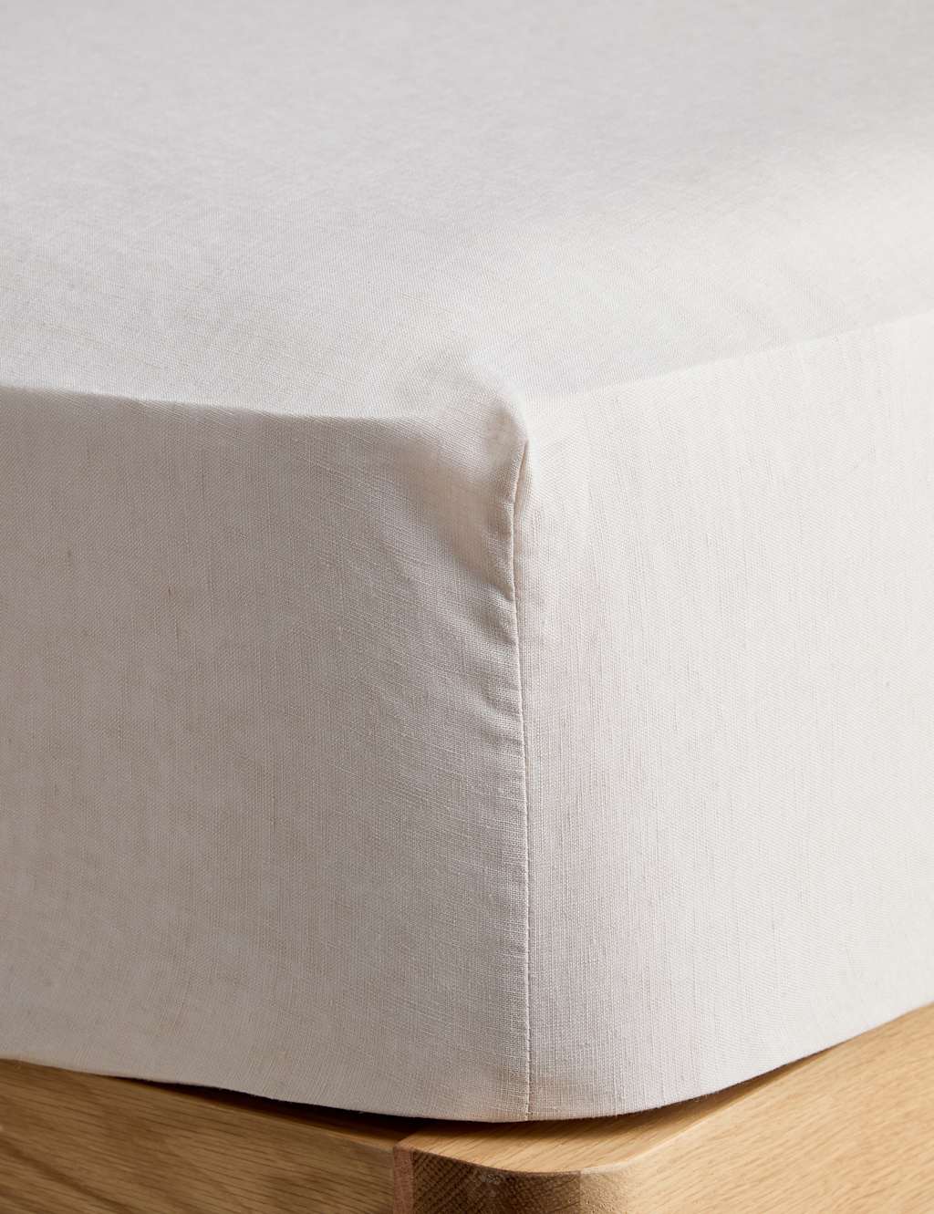 Pure Linen Deep Fitted Sheet 2 of 3