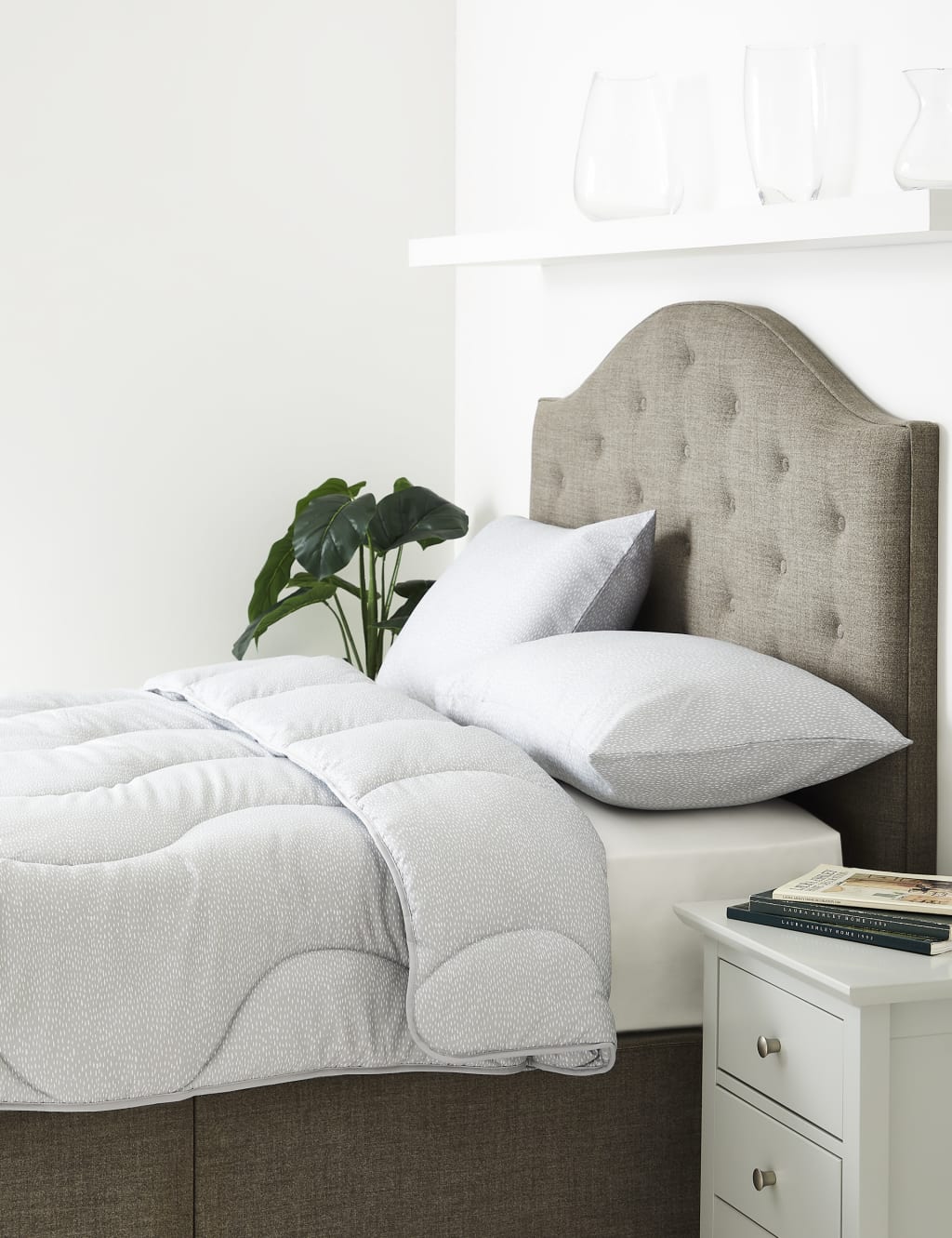10.5 Tog Coverless Duvet & Pillowcase 1 of 5
