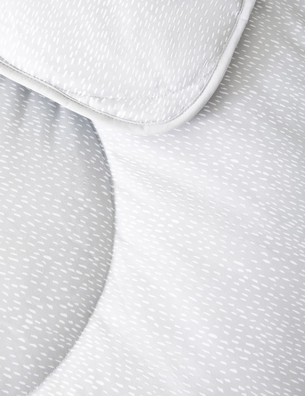 10.5 Tog Coverless Duvet & Pillowcase 3 of 5