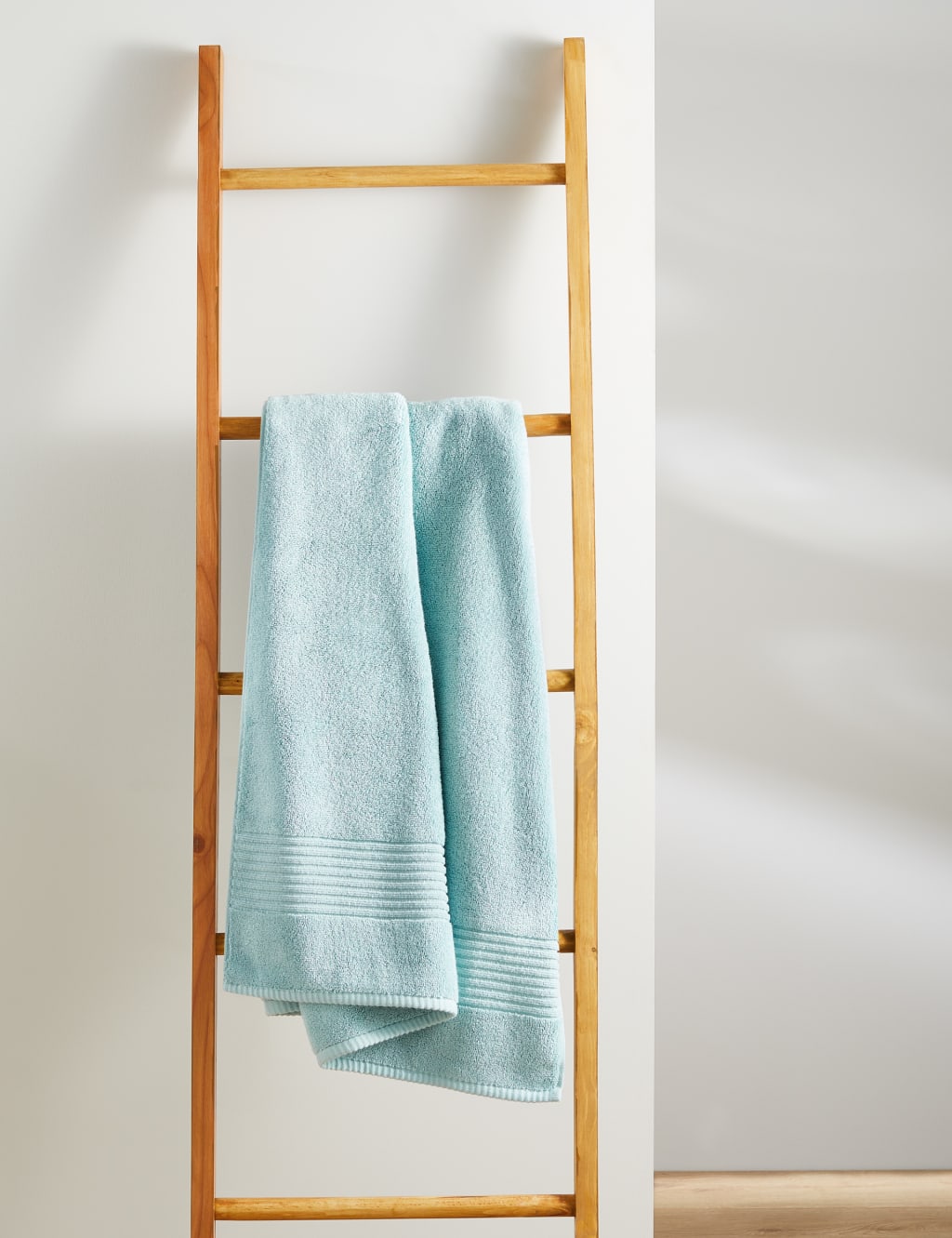 Egyptian Cotton Luxury Heavyweight Towel 4 of 7