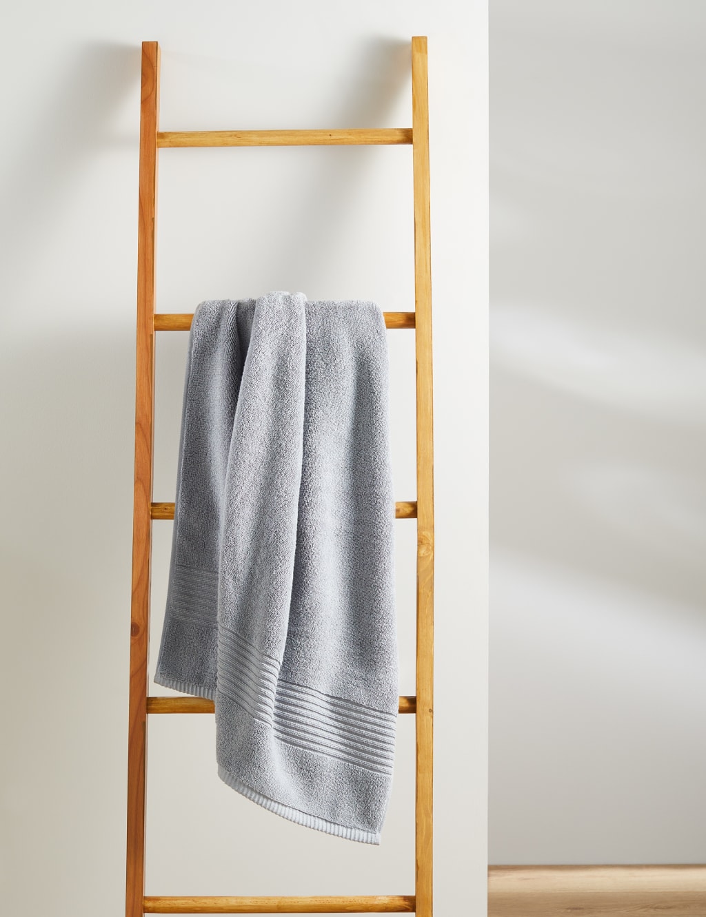 Egyptian Cotton Luxury Heavyweight Towel 4 of 7