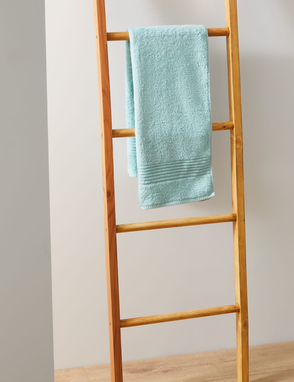Luxury Egyptian Cotton Towel 4 of 6