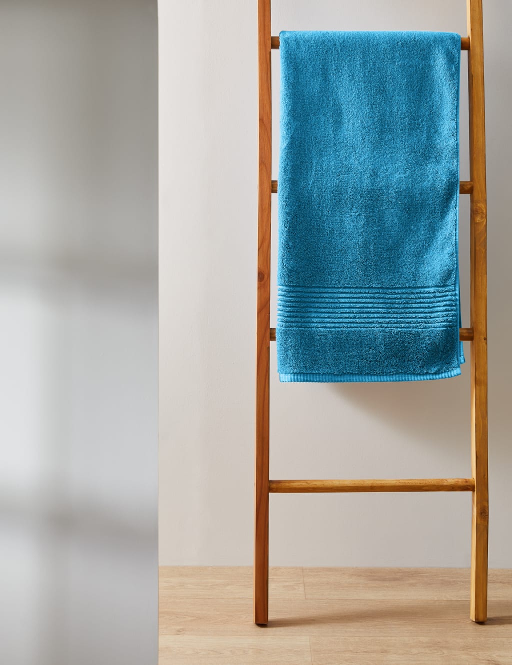 Luxury Egyptian Cotton Towel 4 of 8