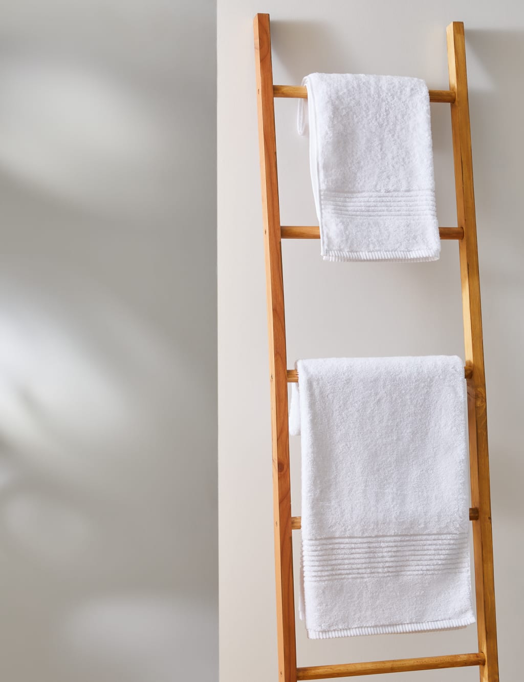 Luxury Egyptian Cotton Towel 4 of 10