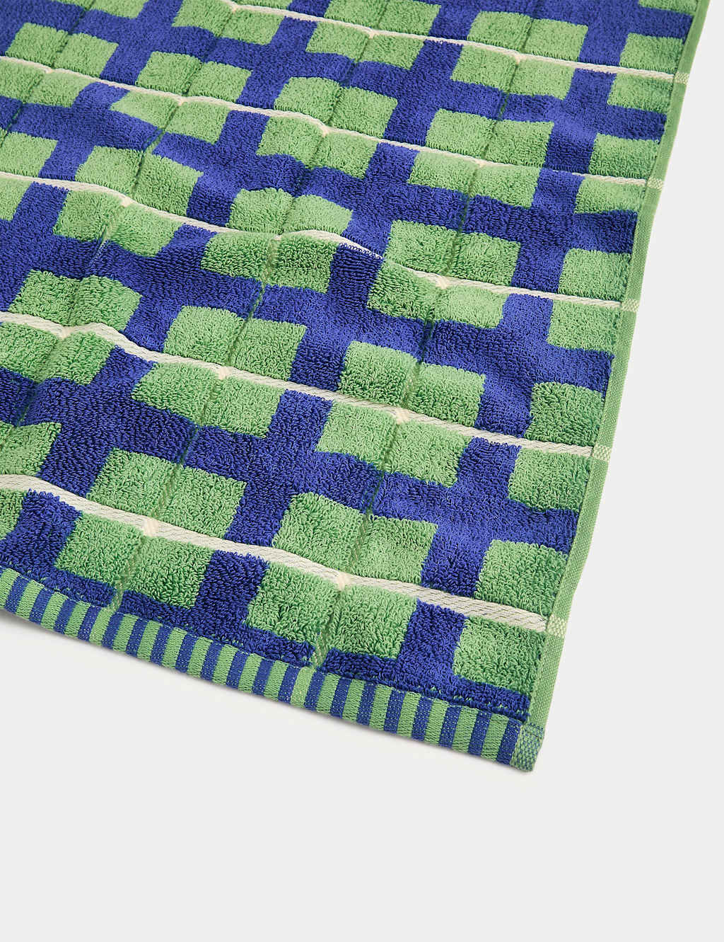 Pure Cotton Checked Towel 2 of 5