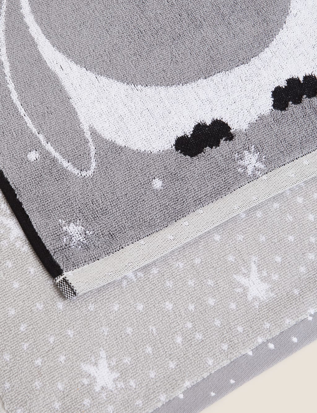 Set of 2 Pure Cotton Penguin Guest Towels 2 of 7