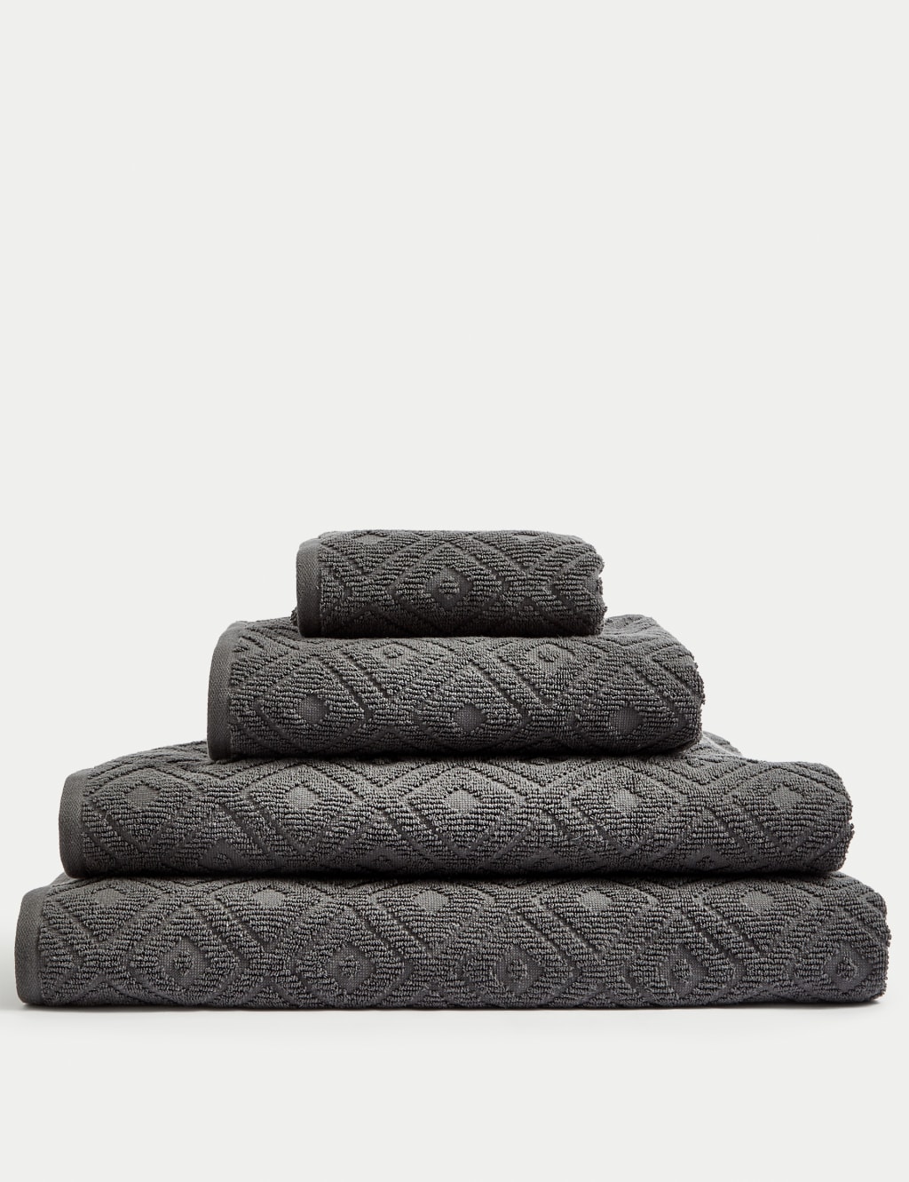 Black and white geometric towels new arrivals