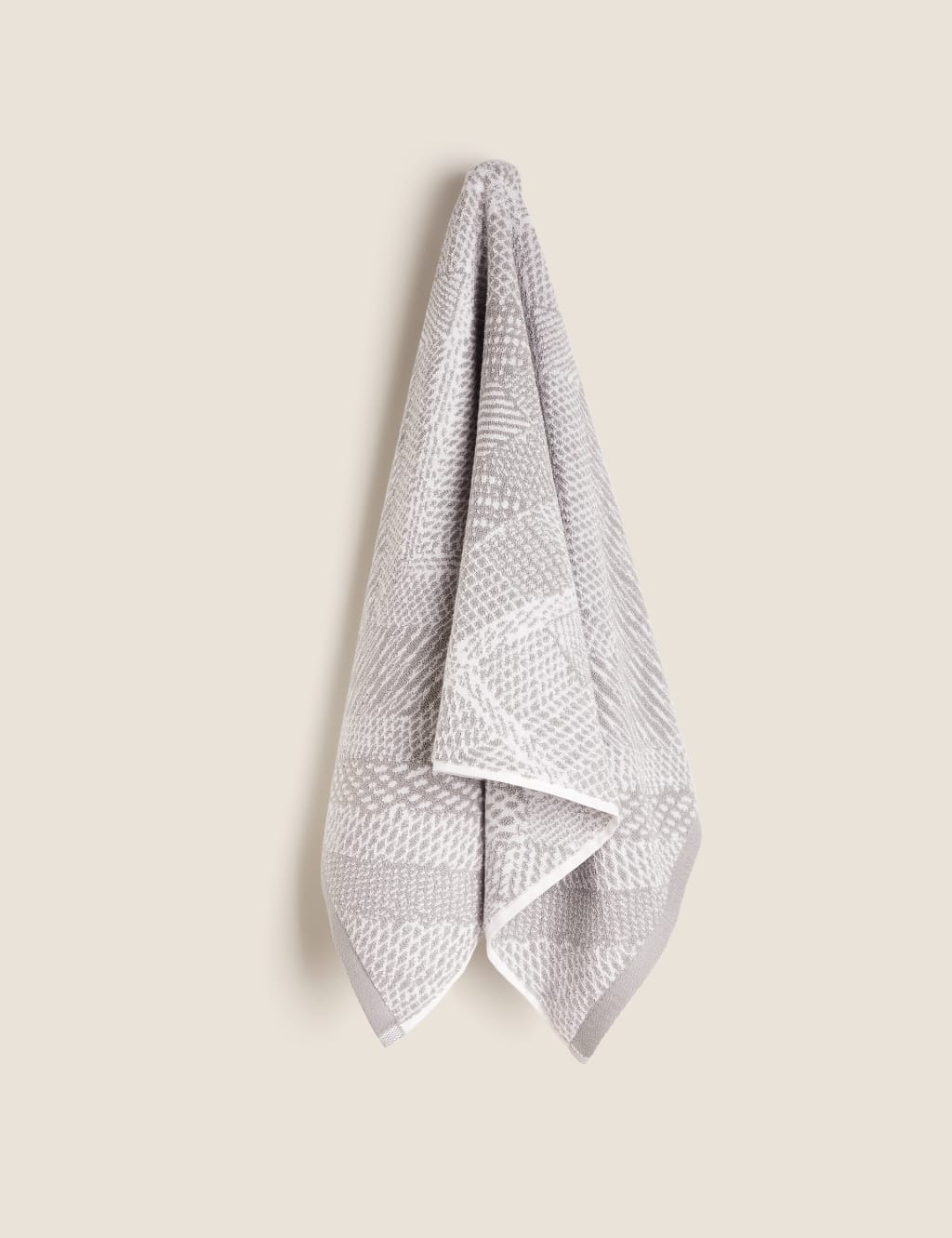Pure Cotton Repeat Diamond Towel 3 of 4