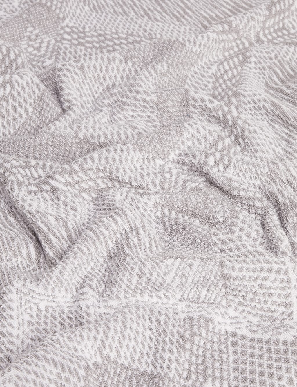 Pure Cotton Repeat Diamond Towel 4 of 4