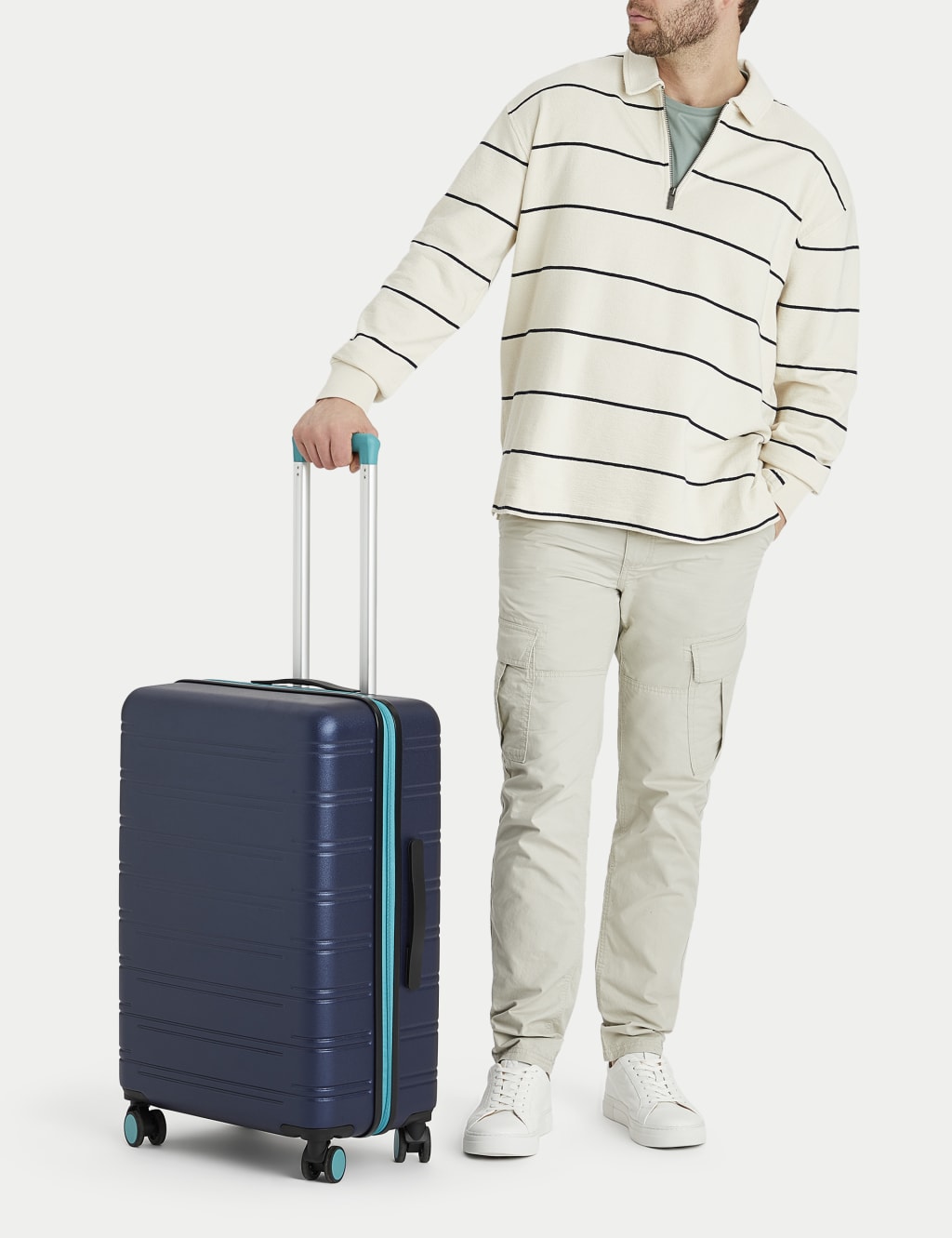 Fiji 4 Wheel Hard Shell Medium Suitcase 7 of 8