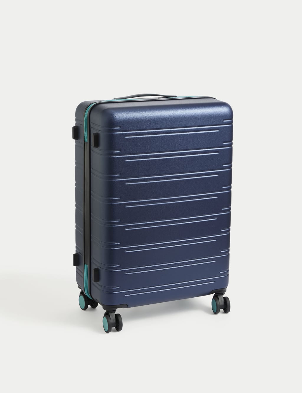 Medium size hard suitcase hotsell