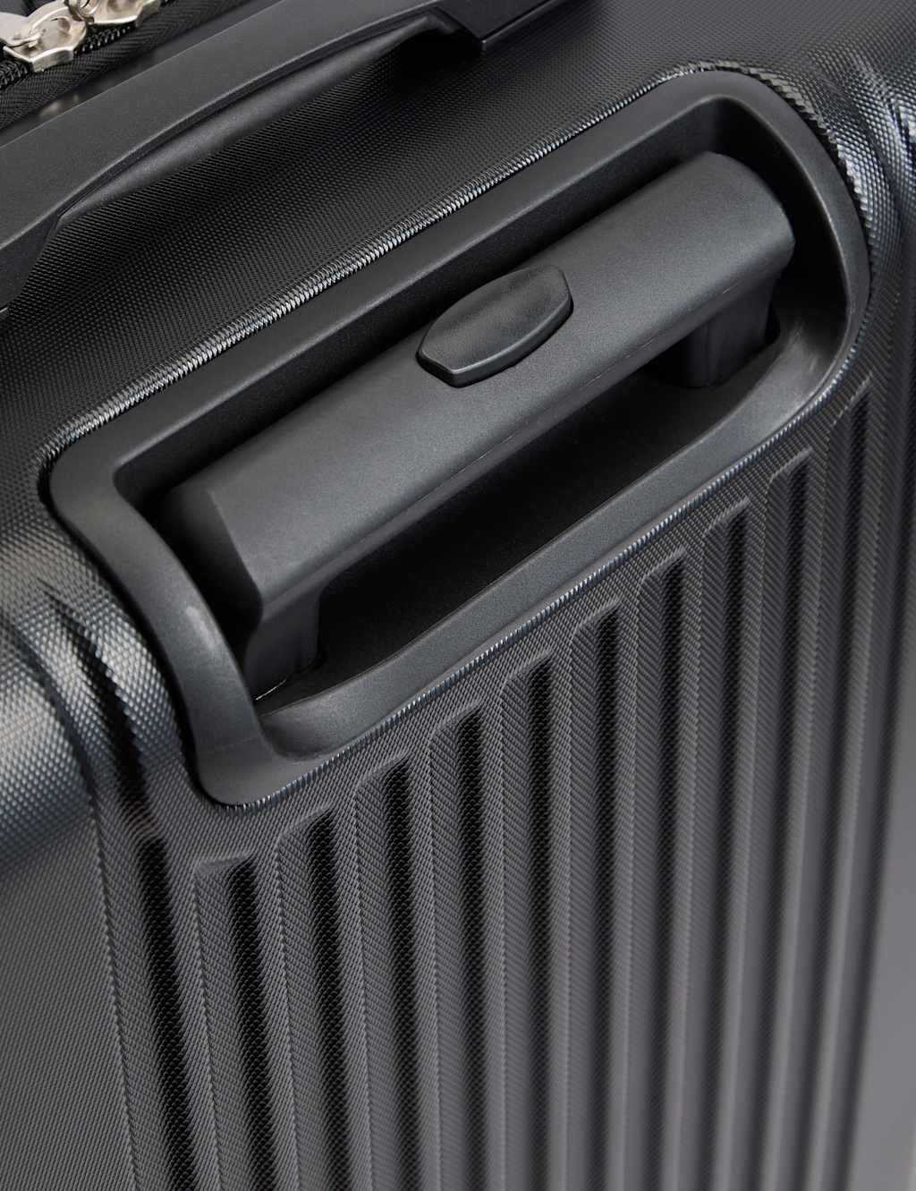 Vienna 4 Wheel Hard Shell Medium Suitcase 3 of 7