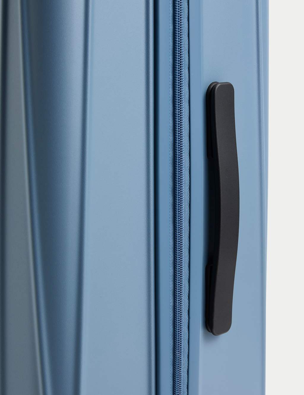 Amalfi 4 Wheel Hard Shell Medium Suitcase 4 of 6