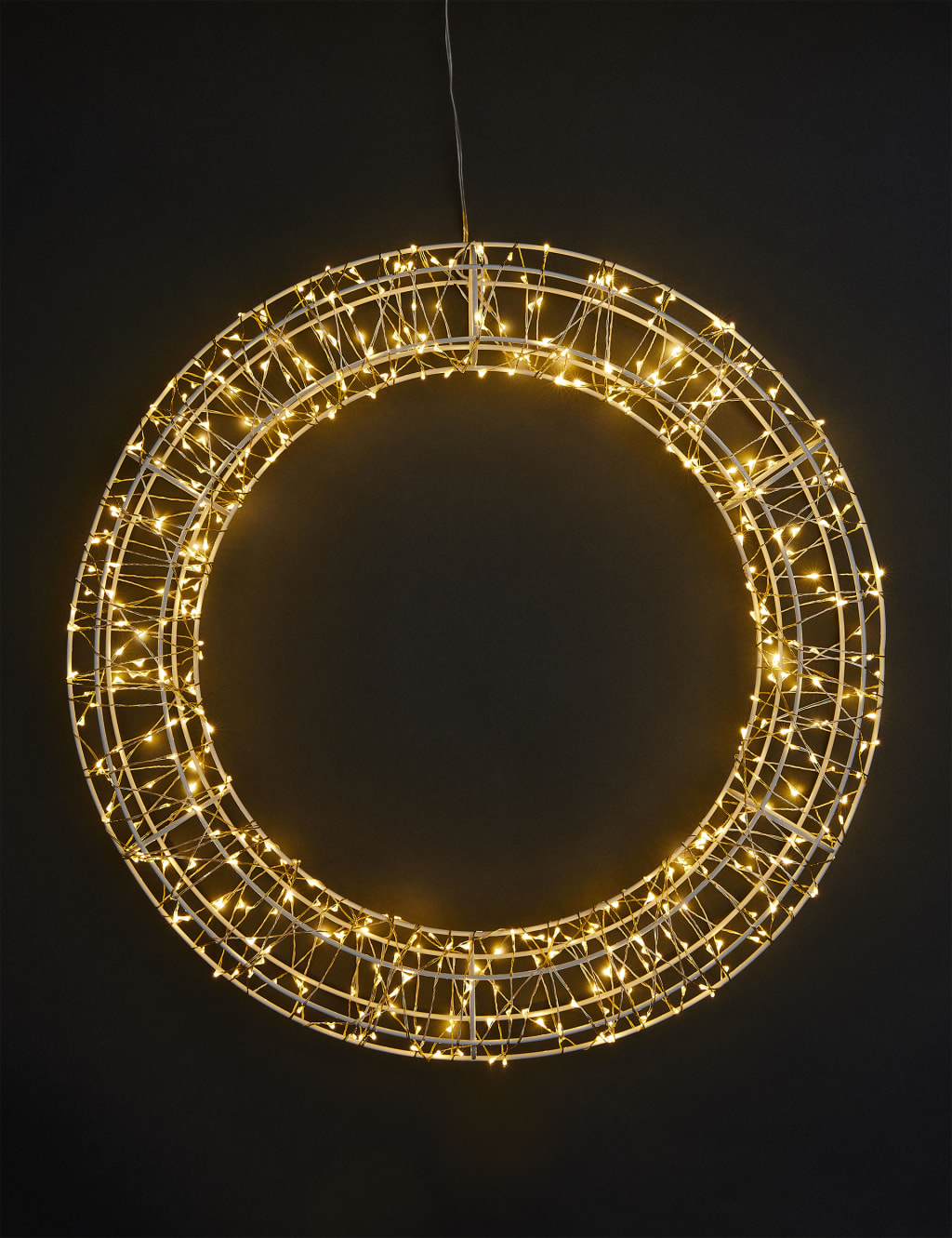 Large Pre-Lit Wreath 1 of 4