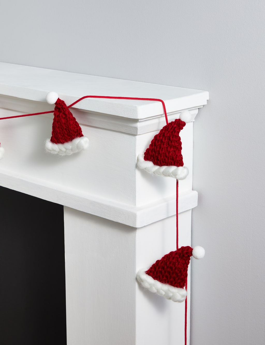 Santa Hat Garland M S