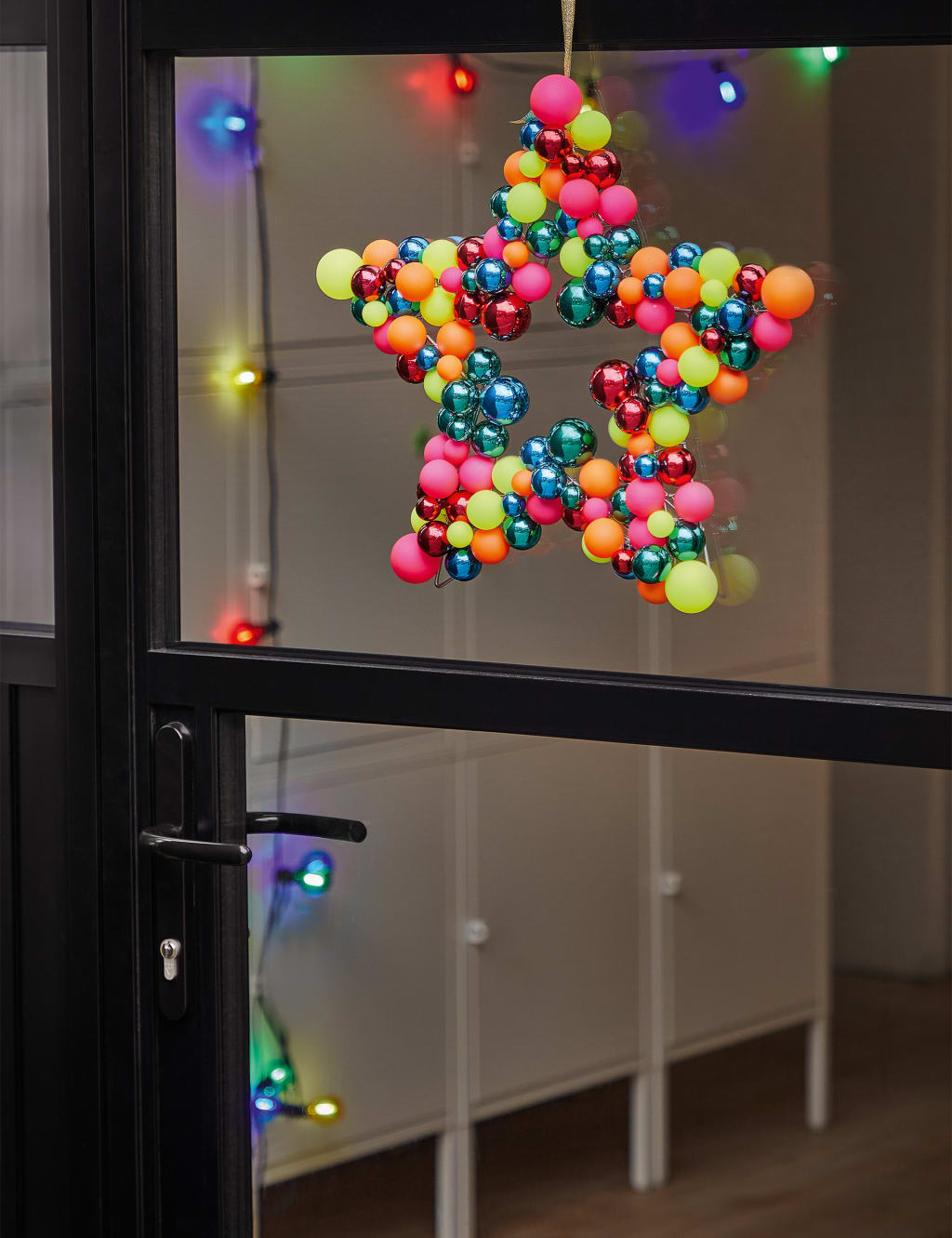Multicoloured Bauble Star Wreath 7 of 7