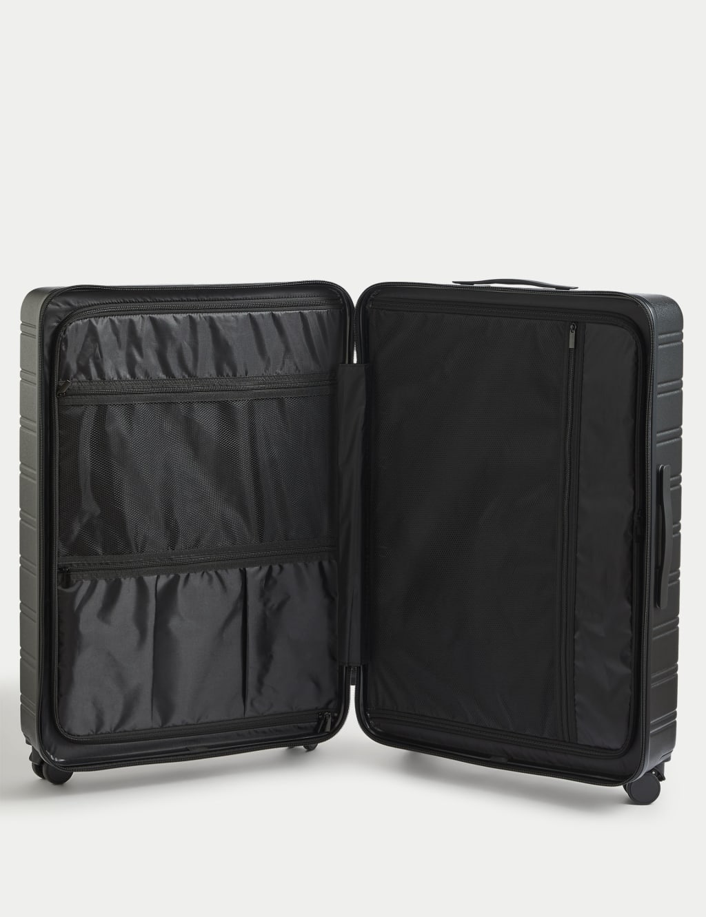 Set of 3 Prague 4 Wheel Hard Shell Suitcases 5 of 6