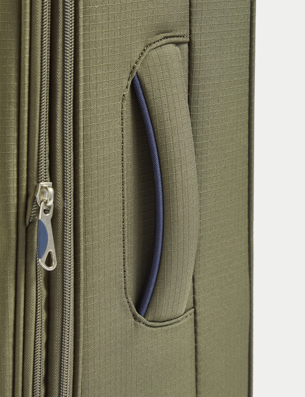 Seville 4 Wheel Soft Cabin Suitcase 4 of 9