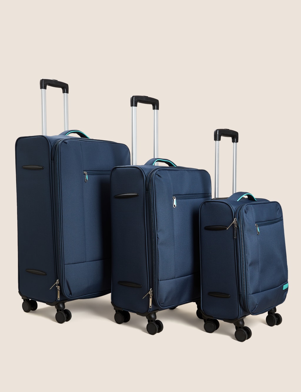 Seville 4 Wheel Soft Medium Suitcase 5 of 7