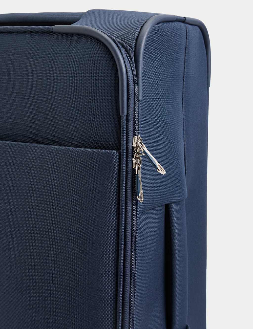 Palma 4 Wheel Soft Medium Suitcase 4 of 7