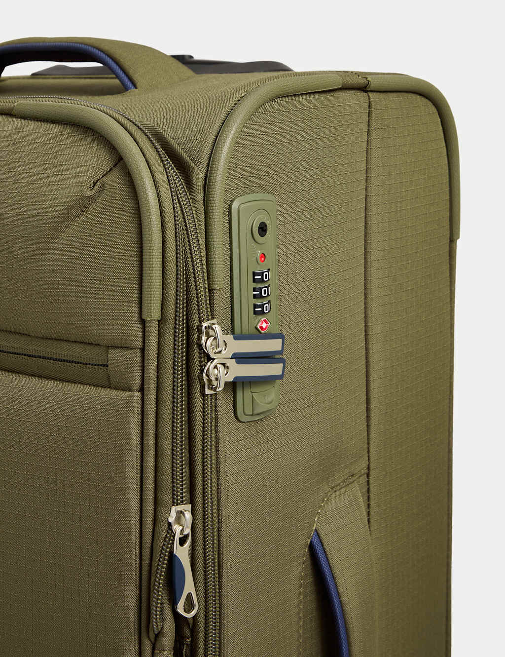 Seville 4 Wheel Soft Medium Suitcase 4 of 6