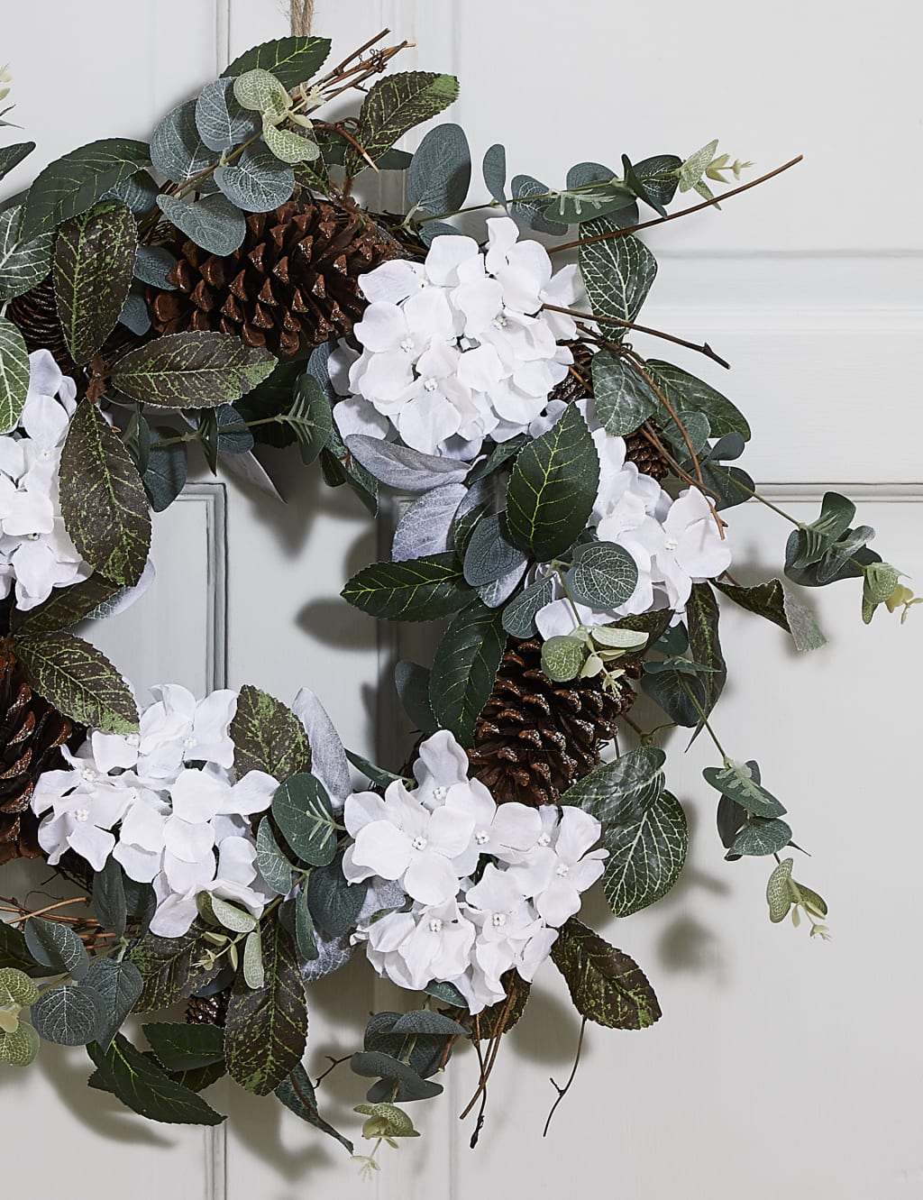 18inch White Floral Wreath 2 of 5
