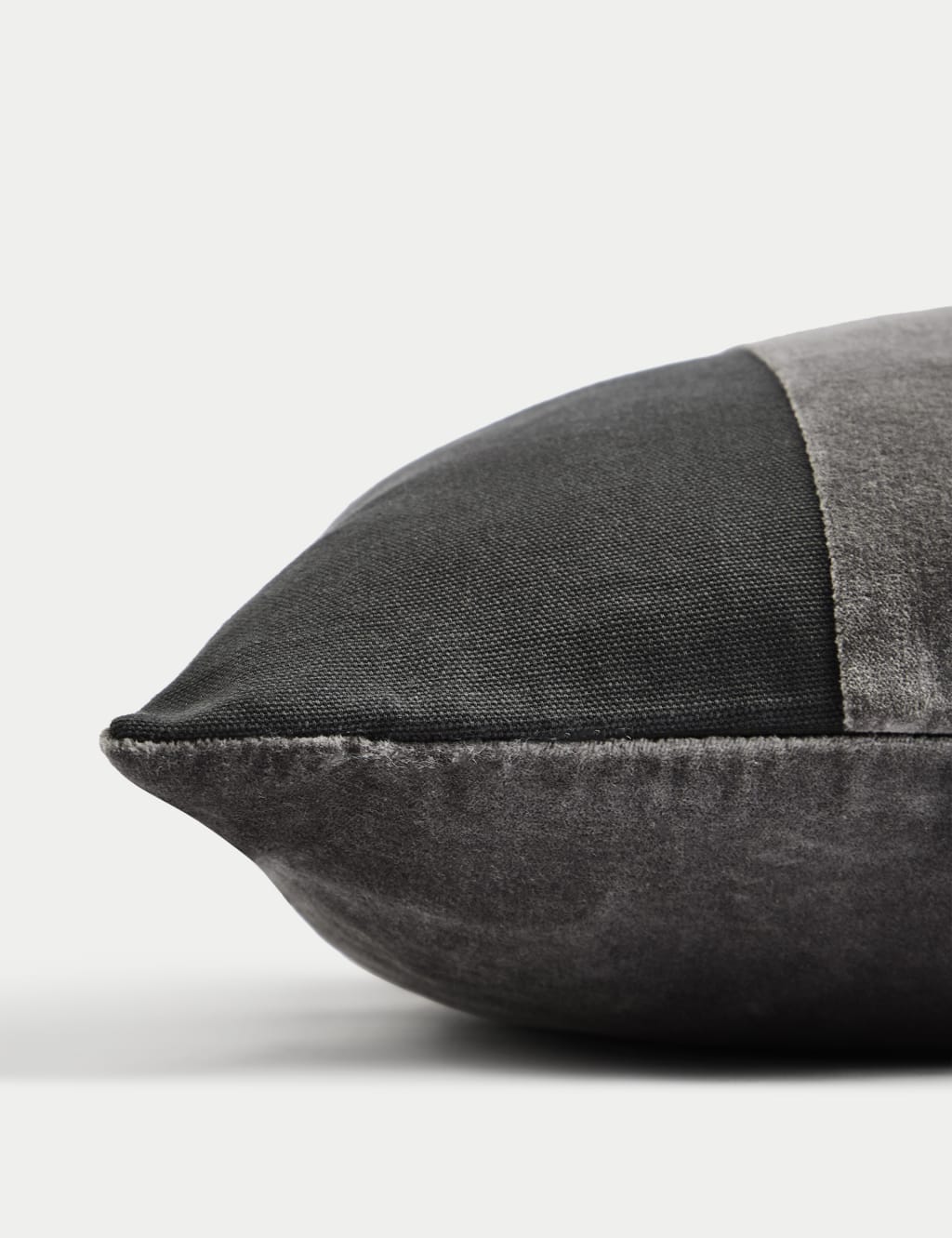 Band Cushion 4 of 5