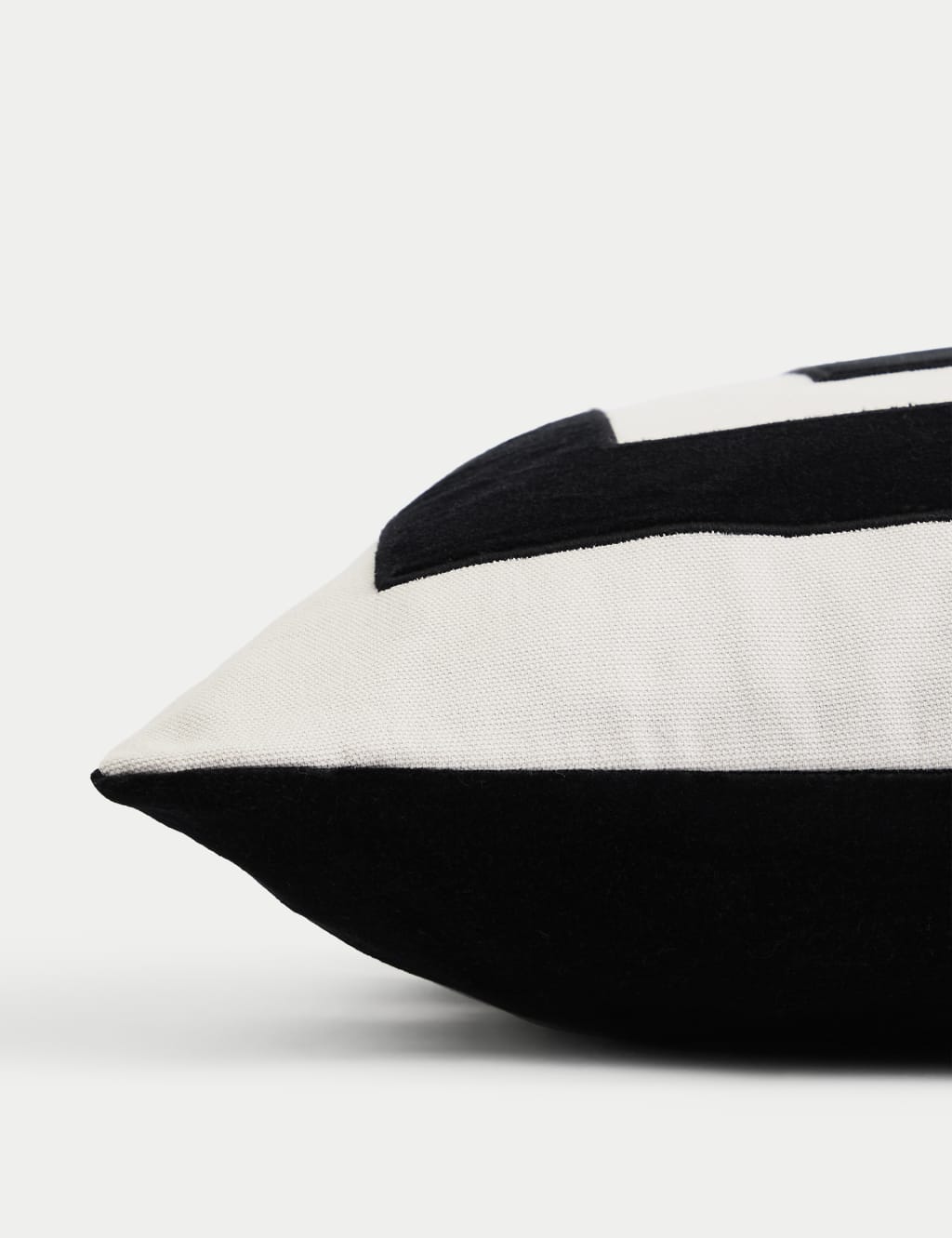 Cut Square Cushion 4 of 6